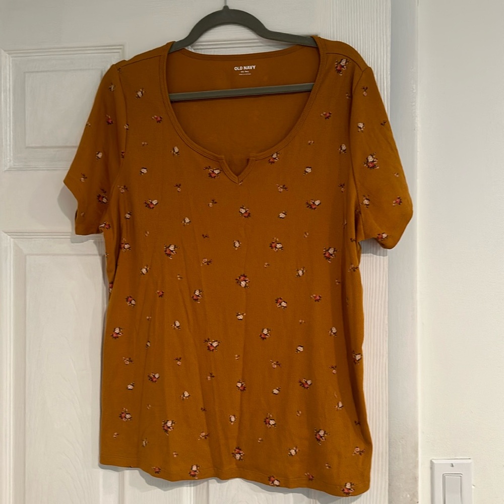 Old Navy Ribbed T-Shirt